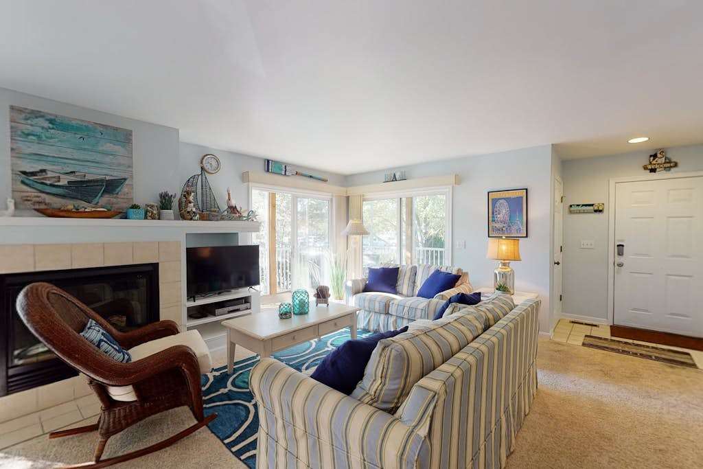 Sea Colony Tennis 1st floor condo with pool & tennis court