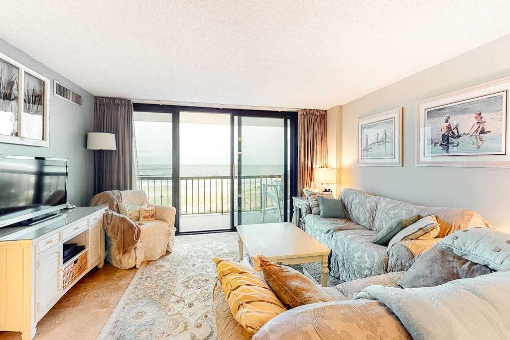 Sea Colony Ocean 3rd floor condo with elevator & gym