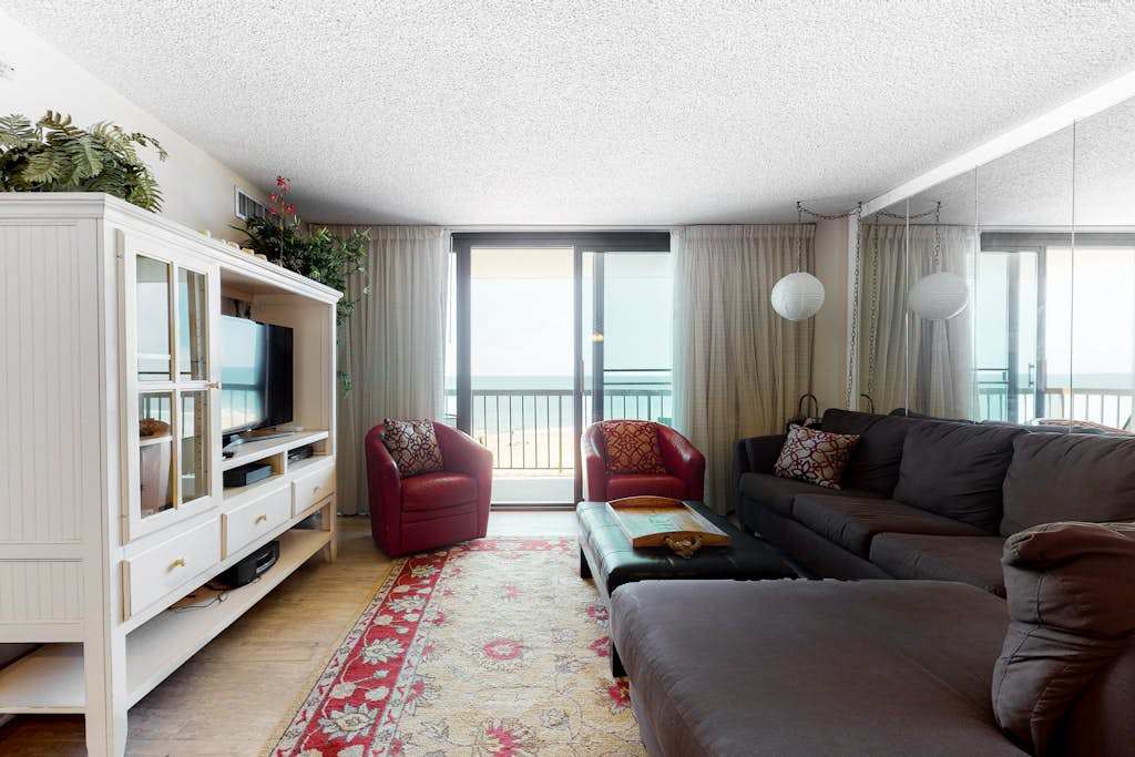 Sea Colony Ocean 6th floor condo with shared sauna elevator & tennis court
