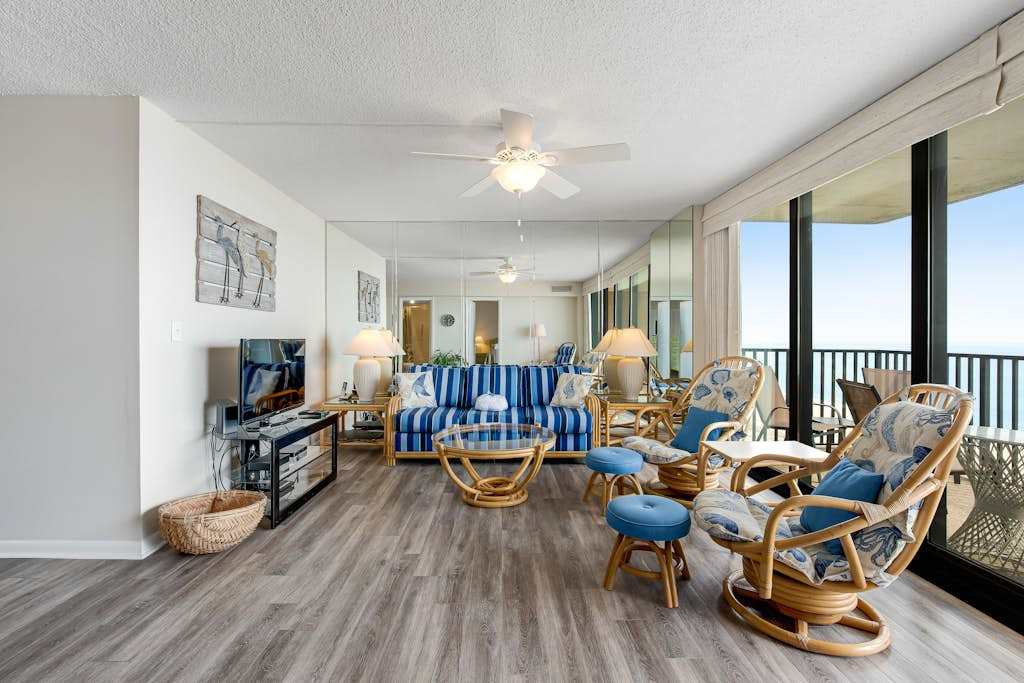 Sea Colony Ocean 14th floor condo with tennis court shared sauna & free WiFi