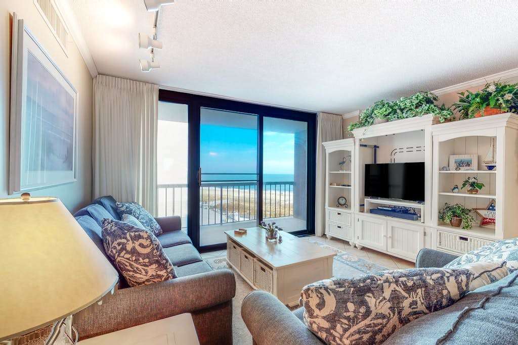 Sea Colony Ocean 5th floor condo with free WiFi basketball court & shared sauna