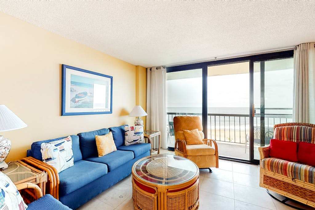 8th floor Sea Colony Oceancondo with balcony elevator & gym