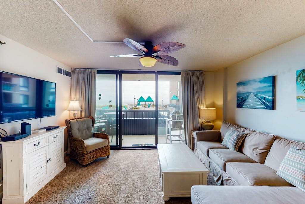 Sea Colony Ocean 1st floor condo with tennis court pool & basketball court