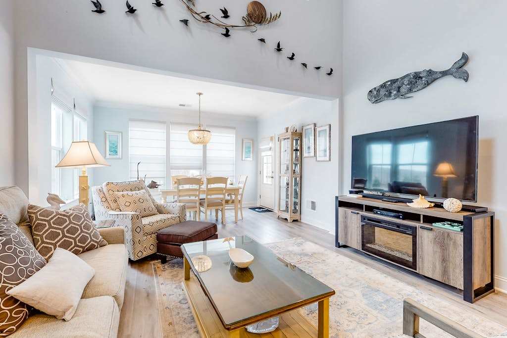 dog friendly resort townhouse with shared sauna fireplace basketball & tennis court