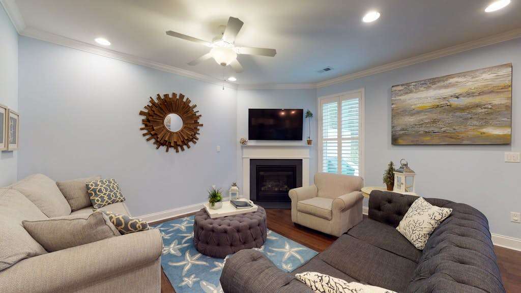 Bayside Resort townhouse with free WiFi pool golf on site & fireplace