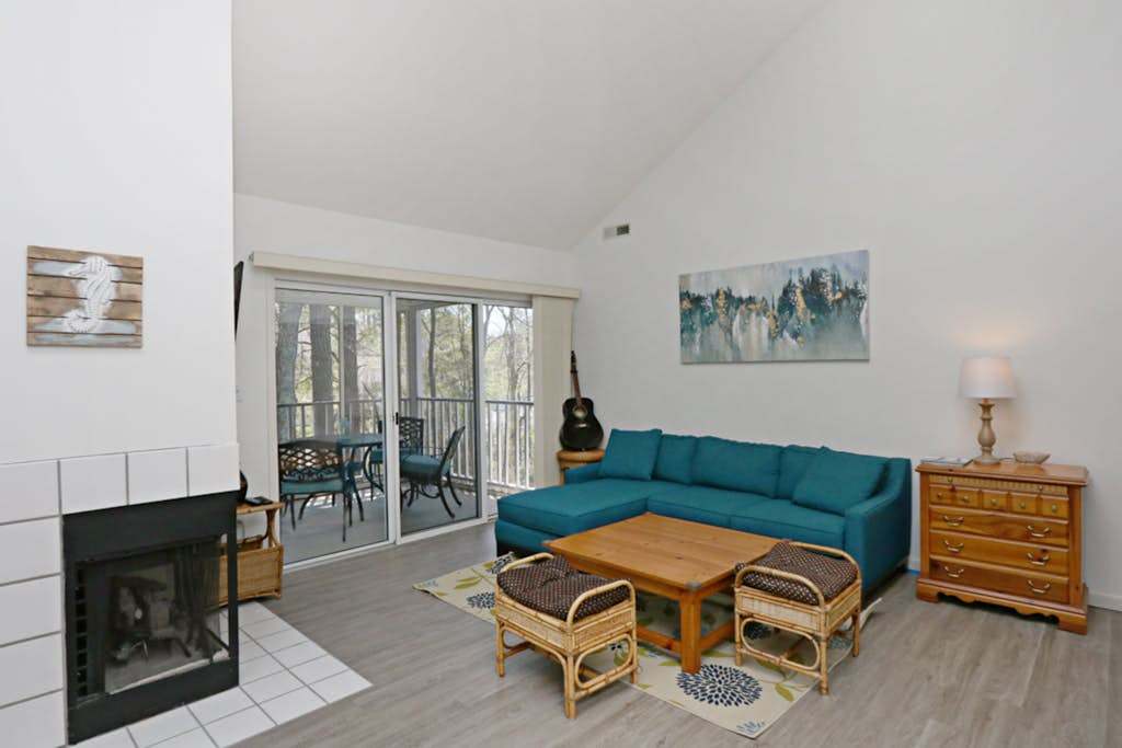 Sea Colony Tennis 2nd floor condo with shared sauna pool & basketball court