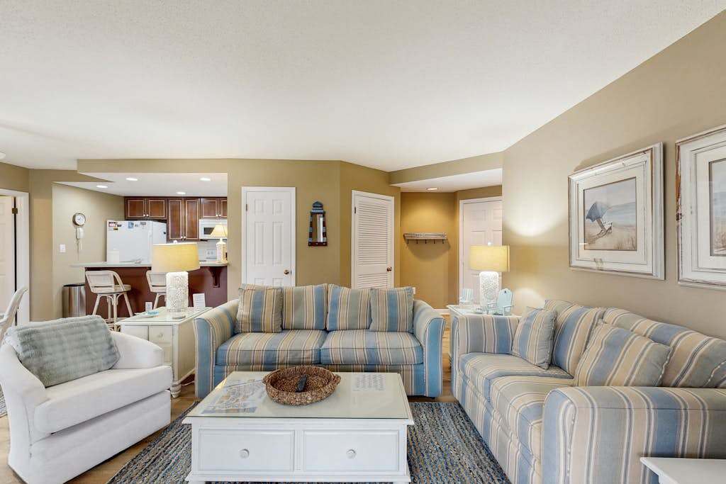 Sea Colony Tennis 1st floor condo with gym basketball court & shared sauna