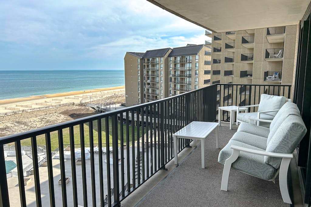 Sea Colony Ocean 7th Floor Condo with Shared Sauna Pool & Gym