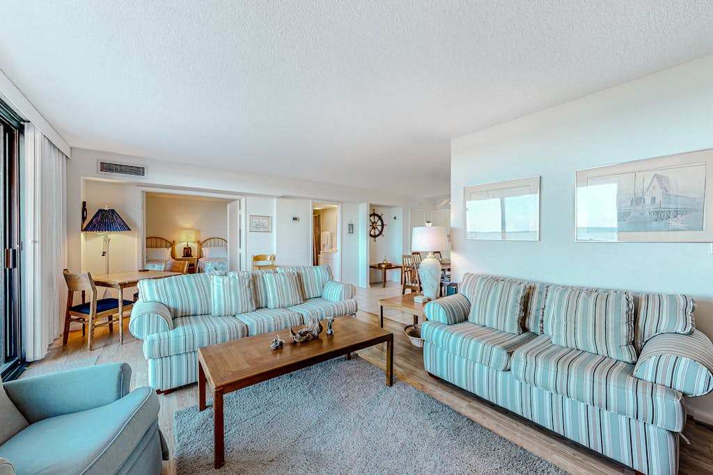 Sea Colony Ocean 2nd floor condo with free WiFi tennis court & pool