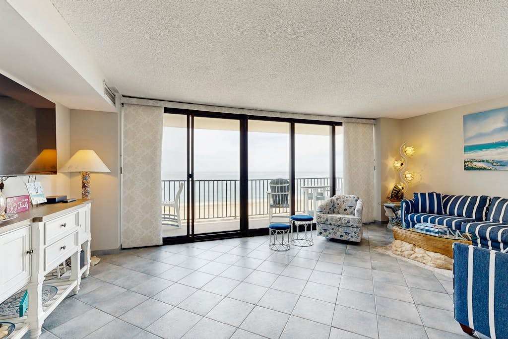 Sea Colony Ocean 9th floor condo with elevator tennis court & pool