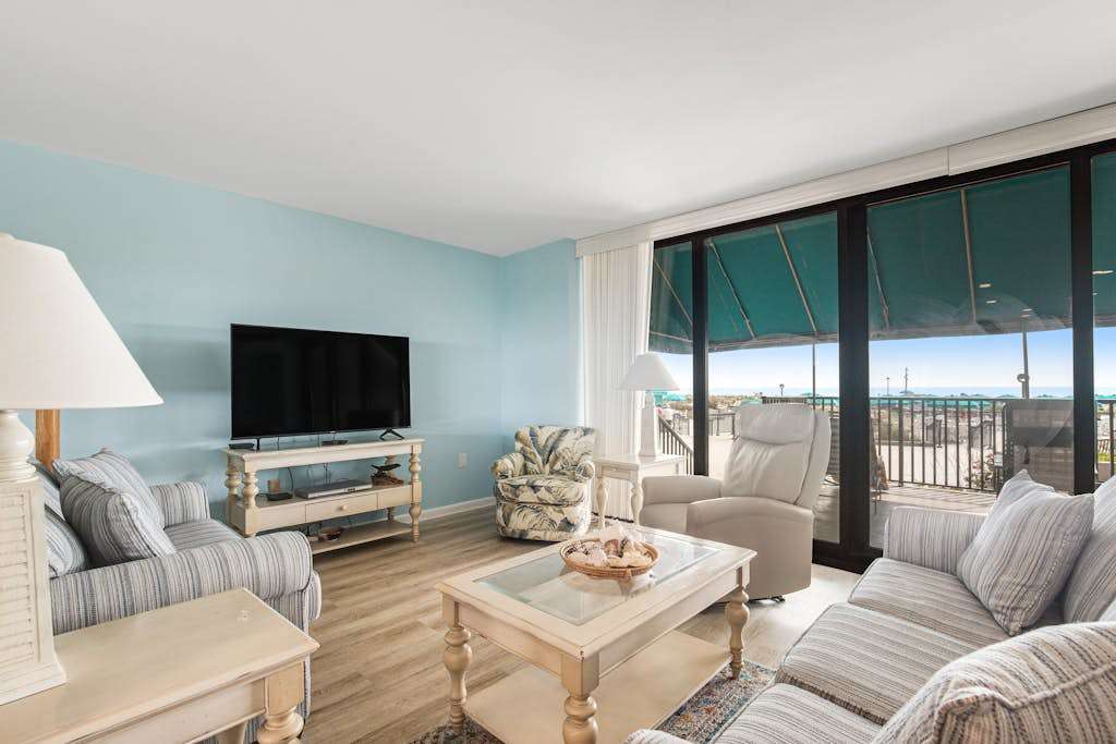 Sea Colony Ocean 1st floor condo with gym pool hot tub & sauna