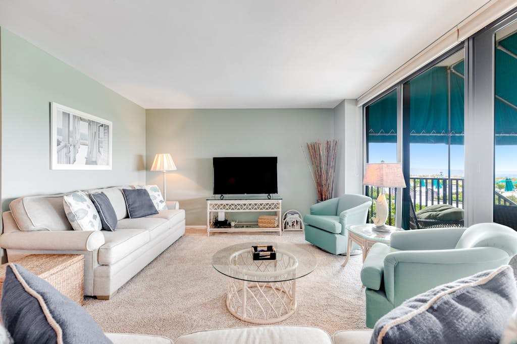 Sea Colony Ocean 1st floor condo with pool tennis court & elevator