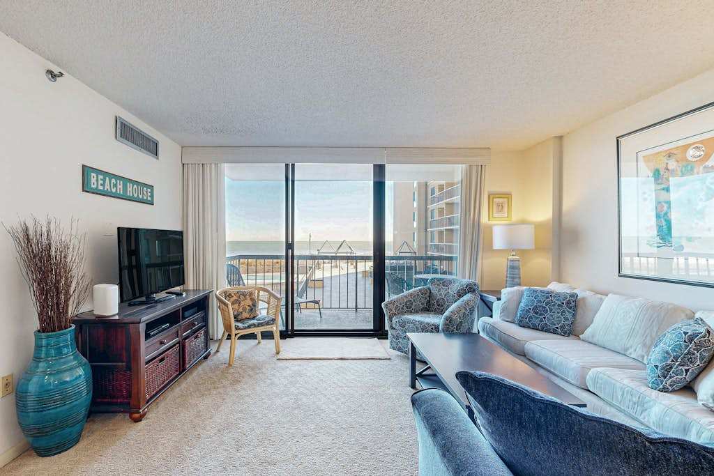 Sea Colony Ocean 2nd floor condo with pool basketball court & free WiFi