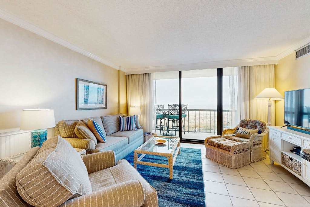 Sea Colony Ocean 2nd floor condo with elevator basketball court & gym