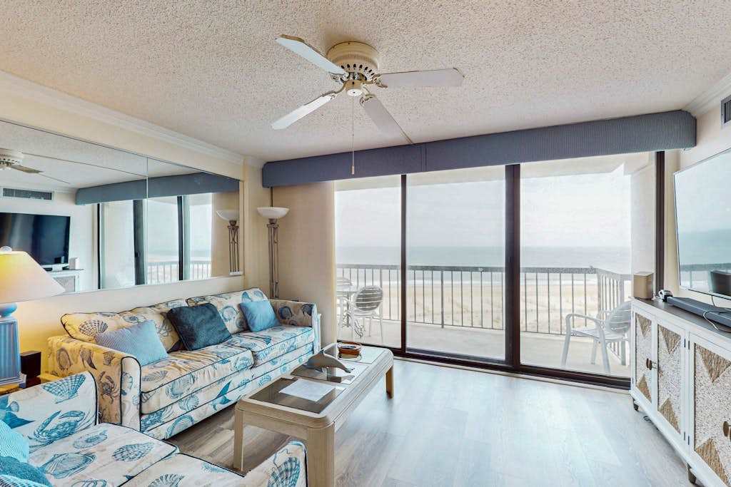 Sea Colony oceanfront condo with pools hot tub sauna balcony & pickleball
