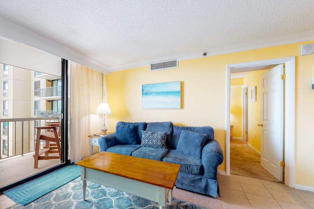 Sea Colony Ocean 3rd floor condo with pool free WiFi & elevator