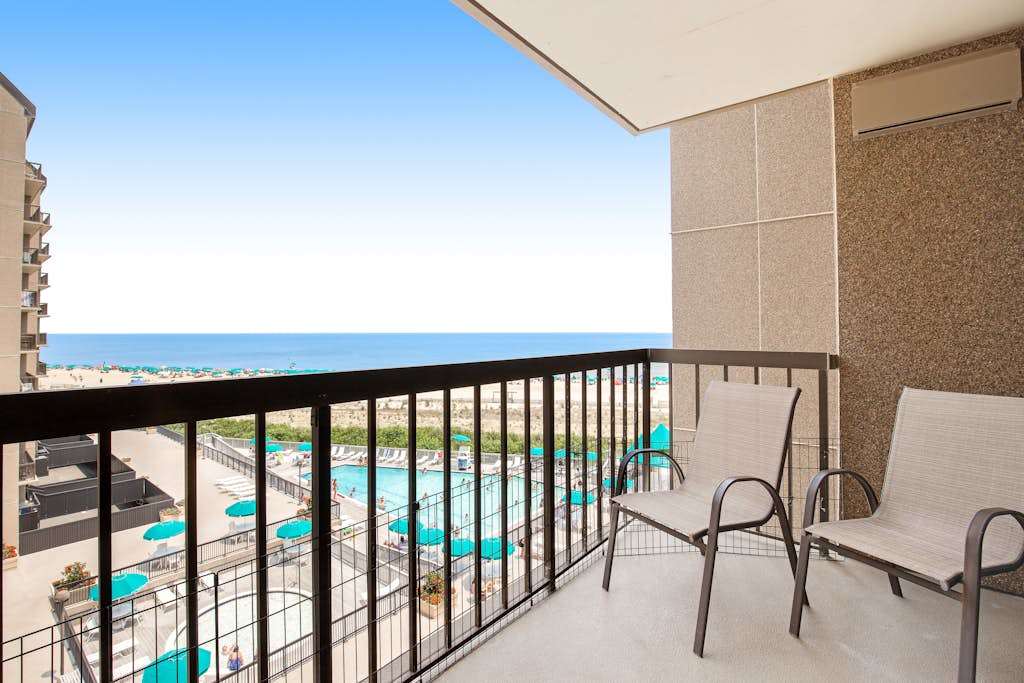 Sea Colony Ocean 5th floor condo with balcony shared sauna & tennis court