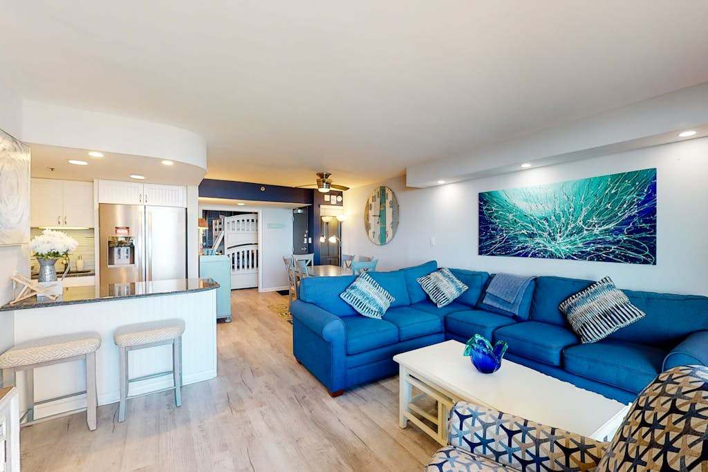 Sea Colony Ocean 2nd floor condo with shared sauna gym & pool