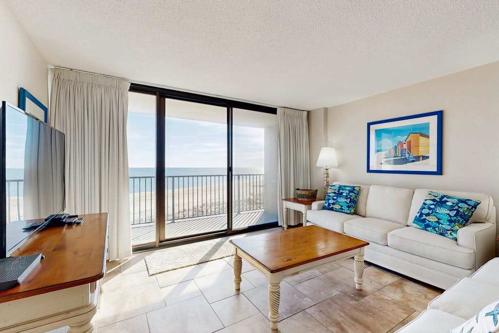 Oceanfront fifth floor condo with sauna pools & hot tub on site