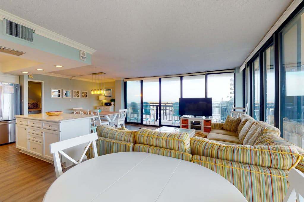 Sea Colony 1st floor condo with basketball court & sauna partial ocean view