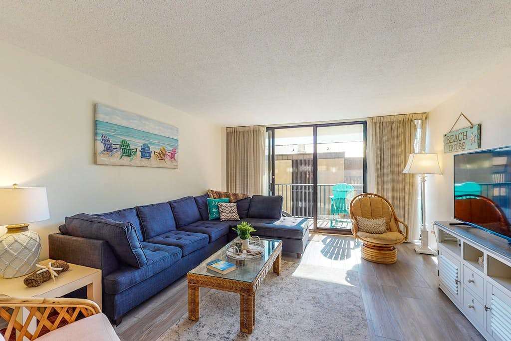 Sea Colony 2nd floor condo with pool tennis balcony washer & dryer elevator