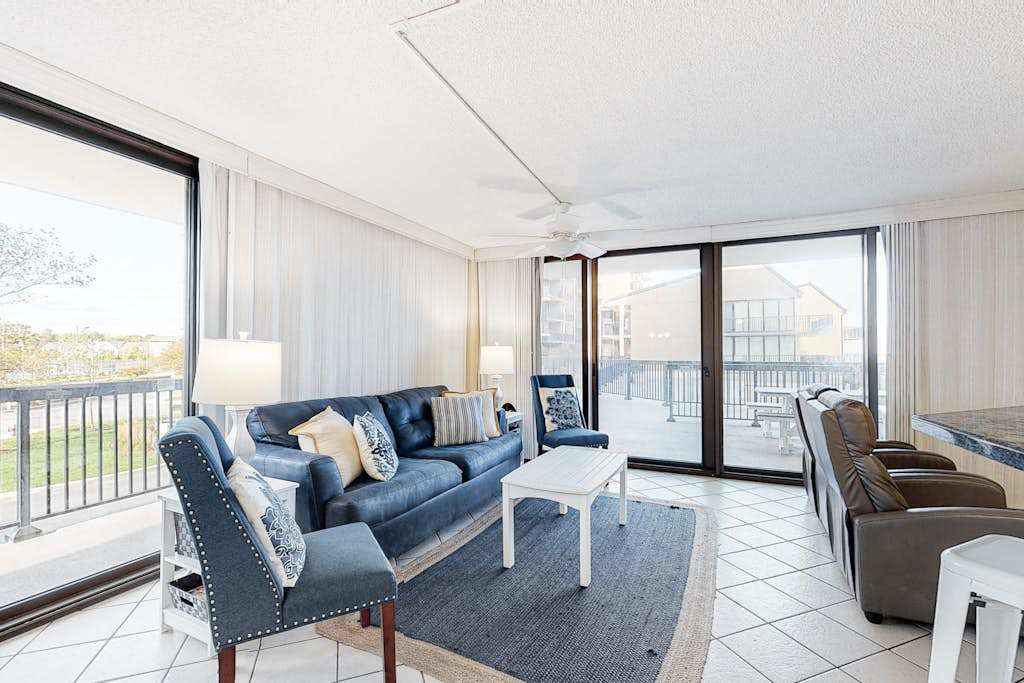 Sea Colony Ocean 1st floor condo with basketball court elevator & sauna