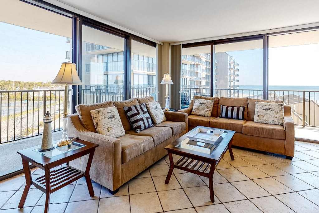 Sea Colony Ocean 5th floor condo with tennis court & pool