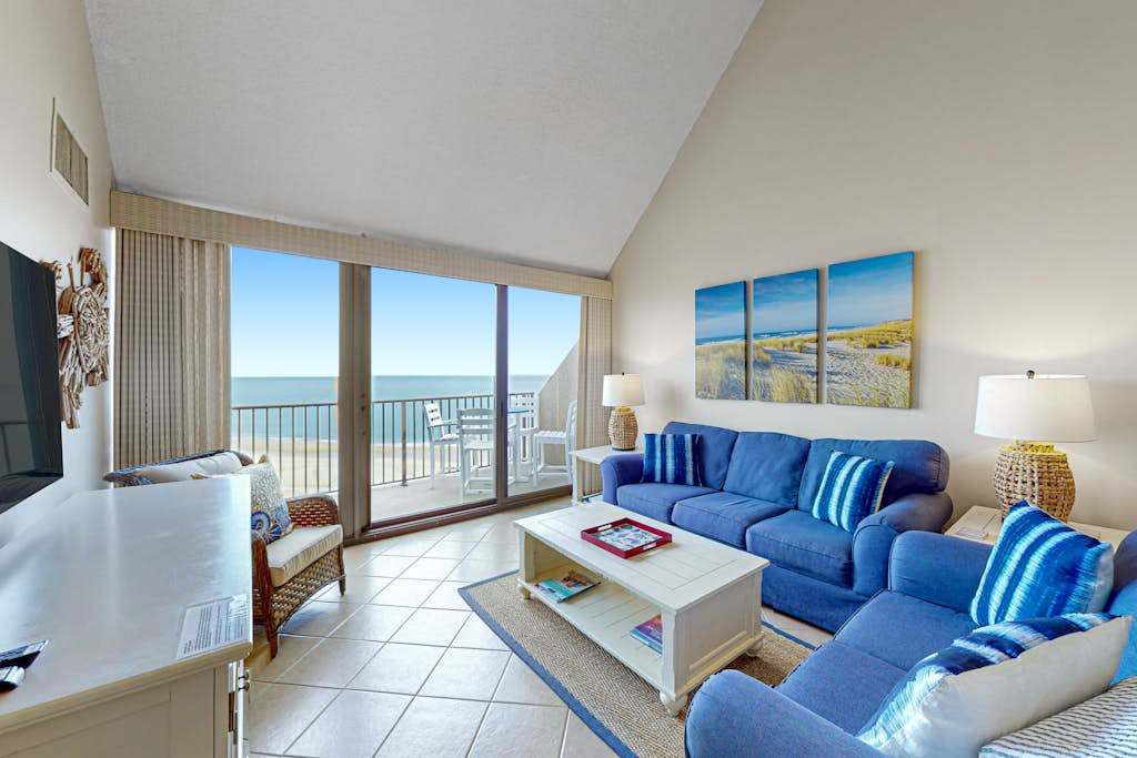 Sea Colony Ocean 9th floor condo with elevator gym & pool