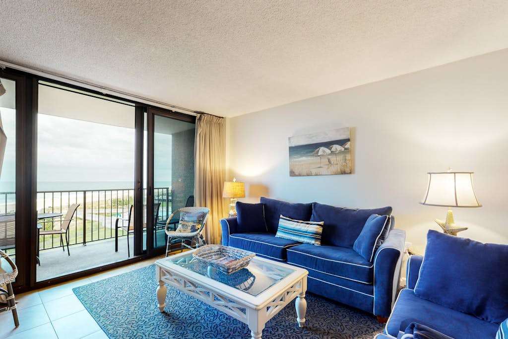 Sea Colony 5th floor condo with tennis court elevator & gym with an ocean view