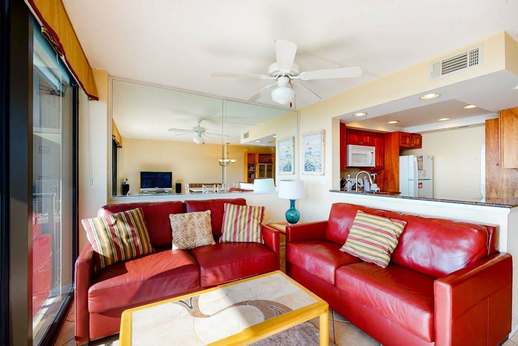 Sea Colony 5th floor condo with shared gym tennis court & sauna & an ocean view