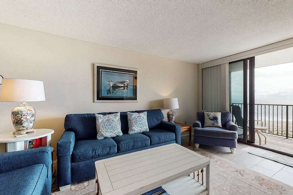 Sea Colony 7th floor condo with free WiFi basketball court & ocean view
