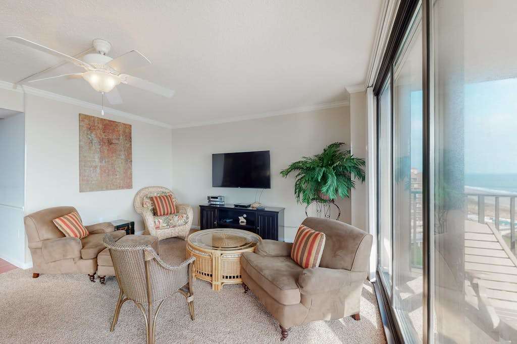 Sea Colony Ocean 10th floor condo with basketball court gym & sauna