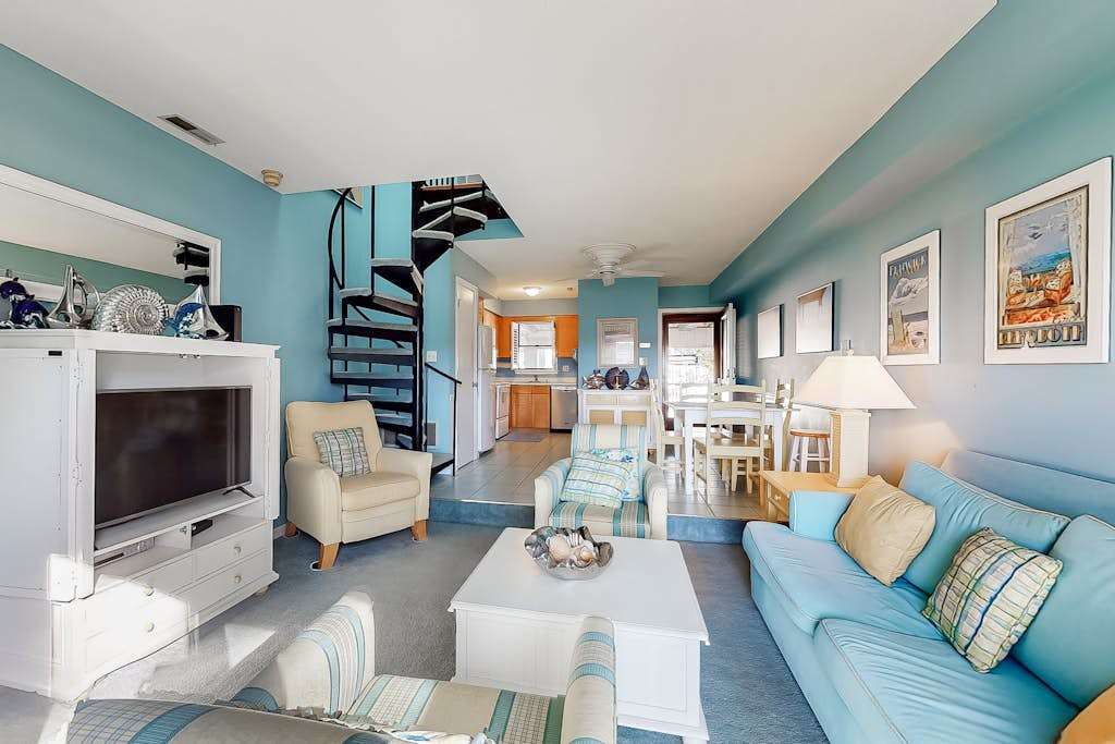 Sea Pines Village Townhouse with Free WiFi Shared Outdoor Pool & More