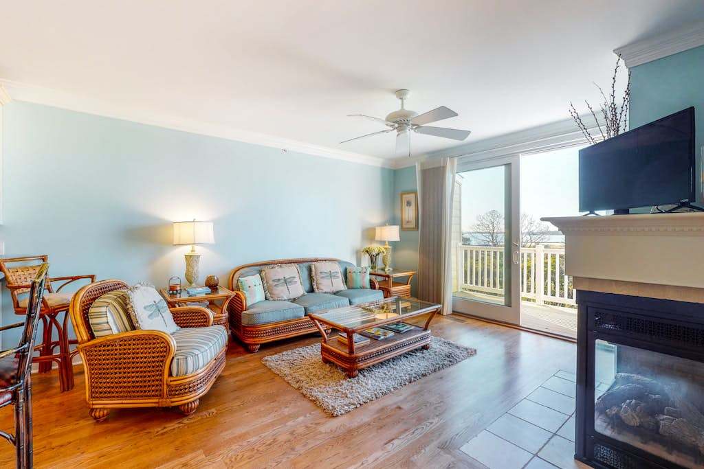 Salt Meadows townhouse with elevator gas fireplace & community pool & pier