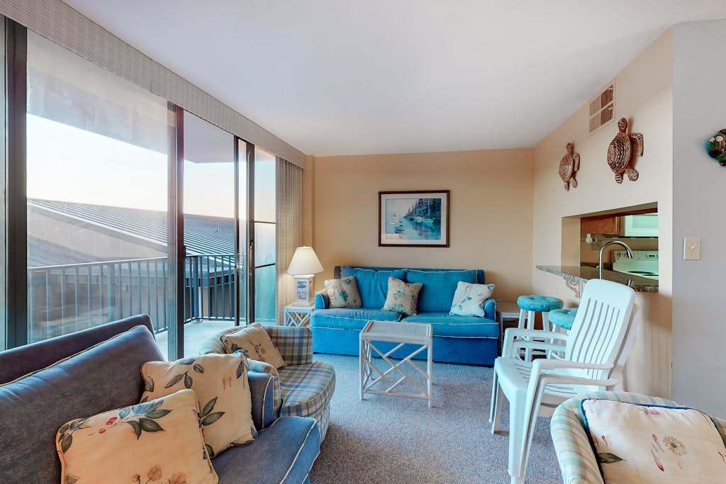 Sea Colony oceanfront 3rd floor condo with free WiFi shared sauna & tennis court