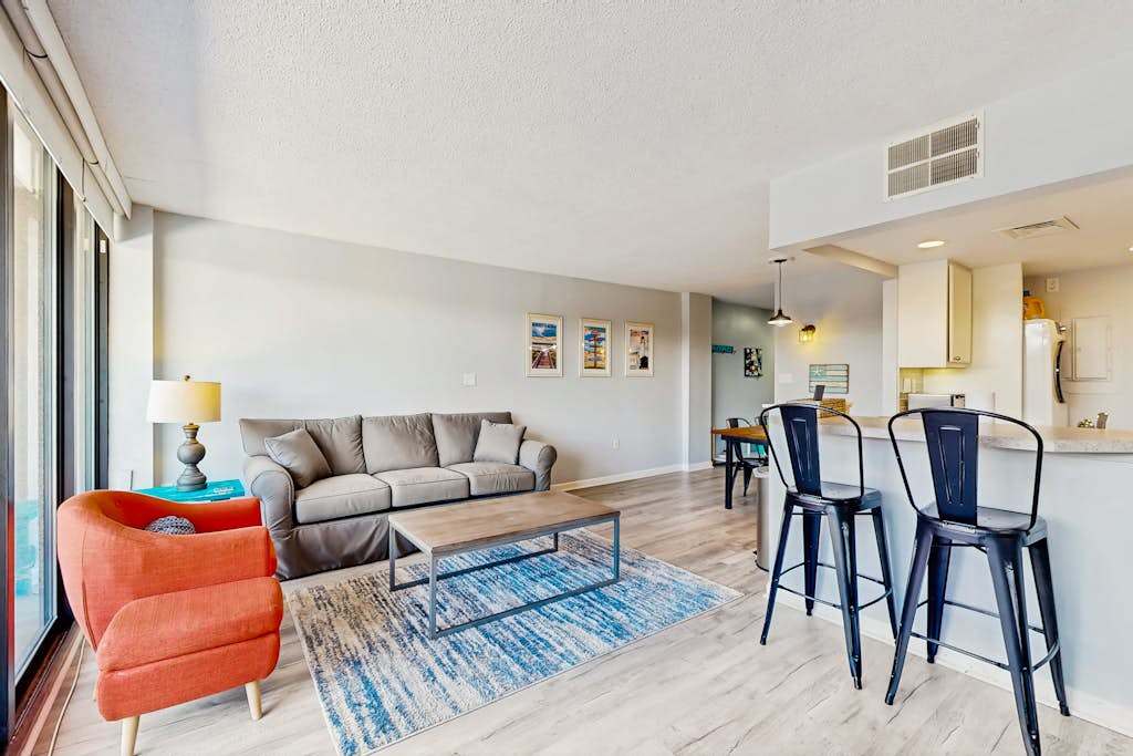 Sea Colony oceanfront 2nd floor condo with free WiFi shared sauna & pool