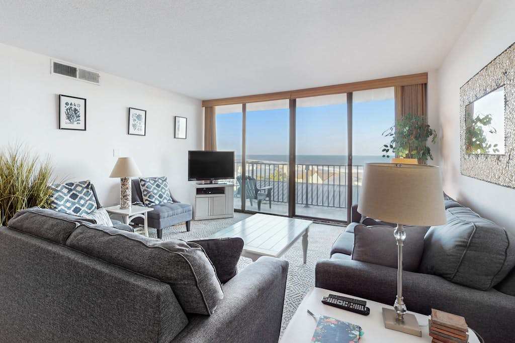 Sea Colony 5th floor condo with balcony & gym partial ocean view