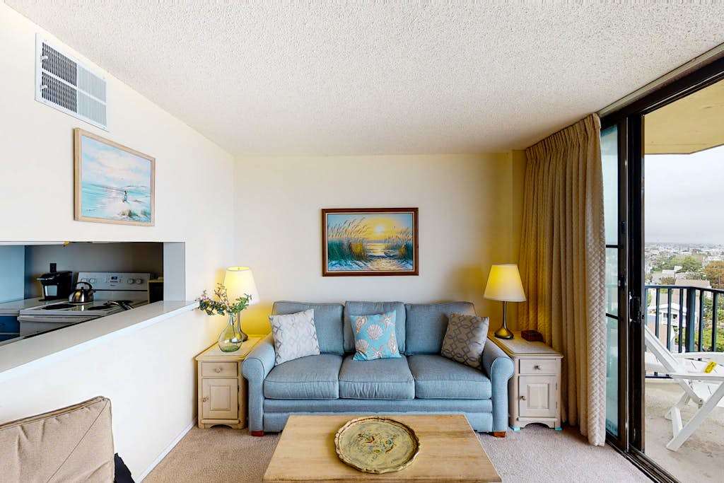 Sea Colony 7th floor condo with elevator shared sauna balcony & ocean view