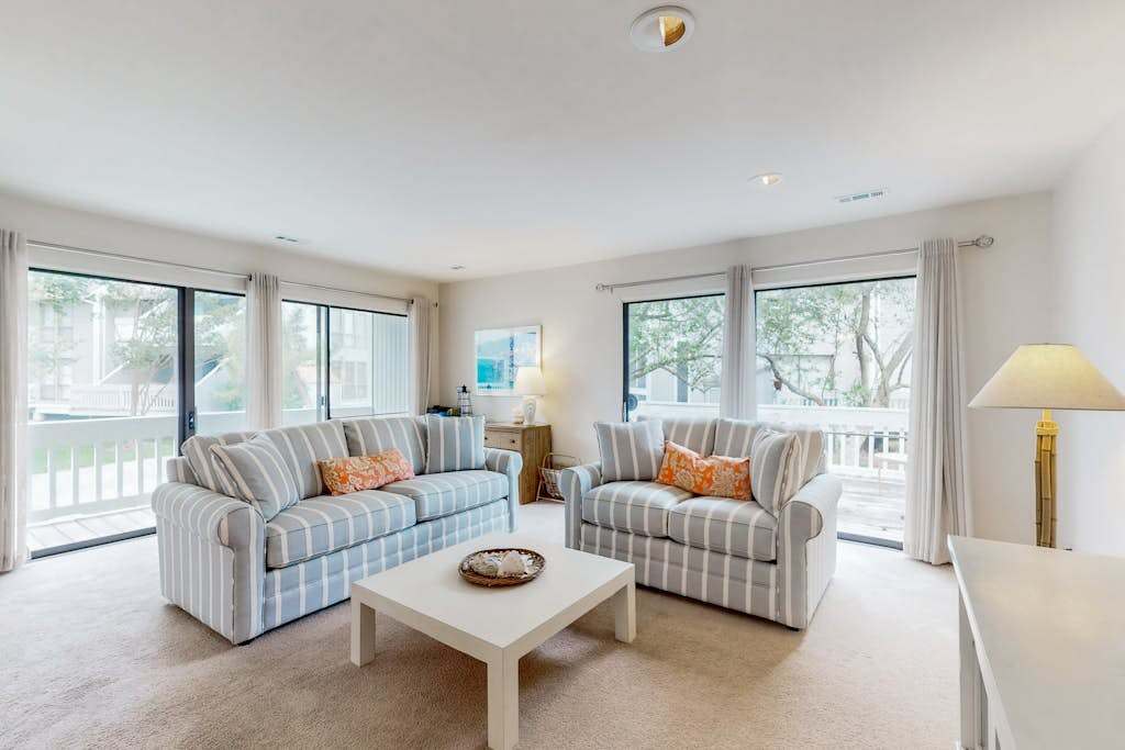 Sea Colony Tennis townhouse with free WiFi tennis court shared sauna & pool