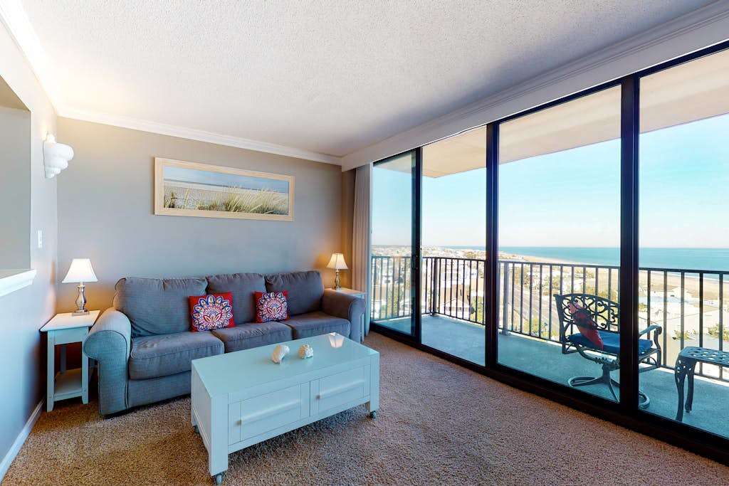Sea Colony 8th Floor Condo with Private beach Gym & balcony with ocean view