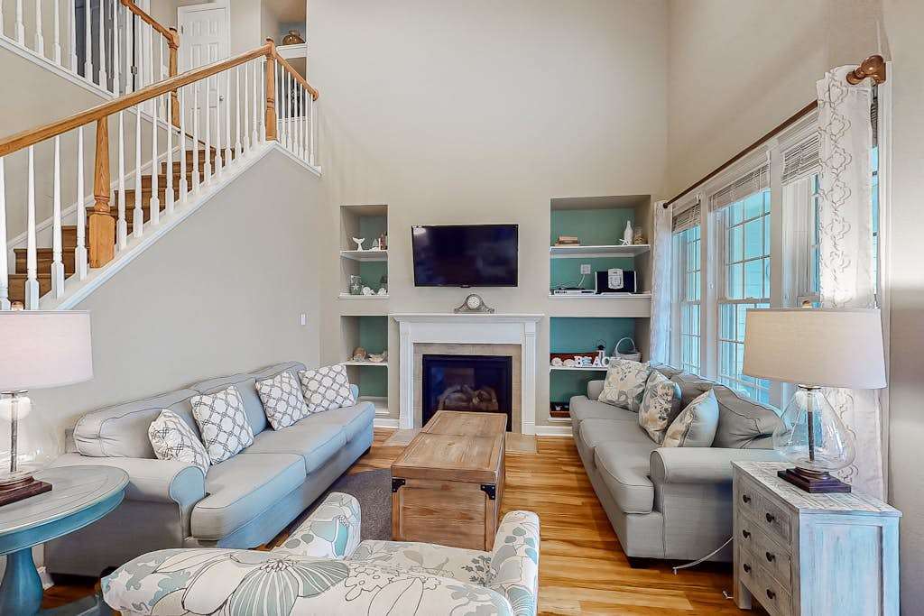 Bear Trap Dunes townhouse with gym basketball court tennis court shared sauna