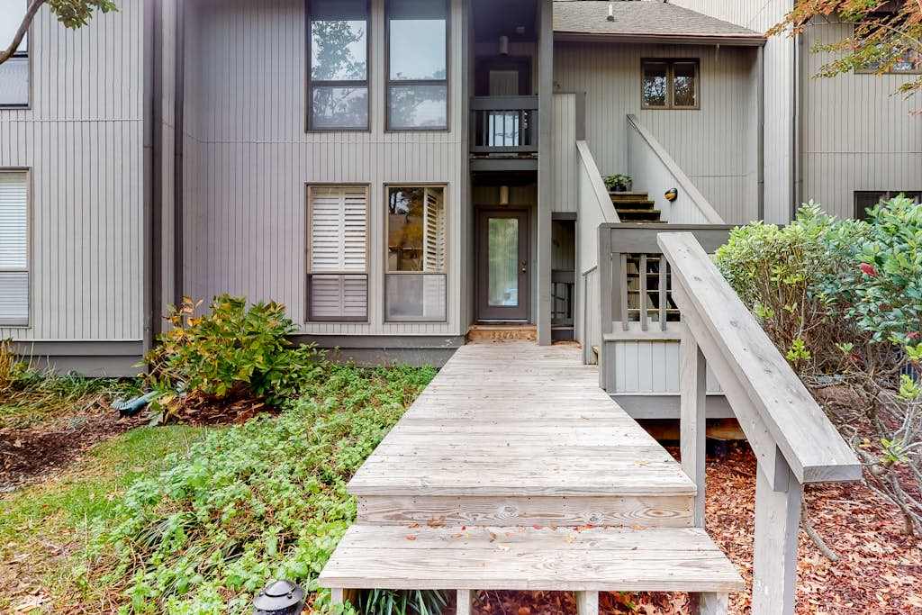 Sea Colony Tennis 1st floor condo with pool free WiFi & shared sauna
