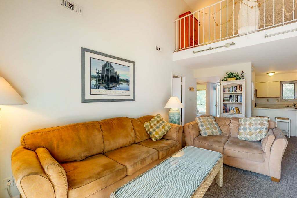 Sea Colony Tennis 2nd floor condo with basketball court shared sauna & pool