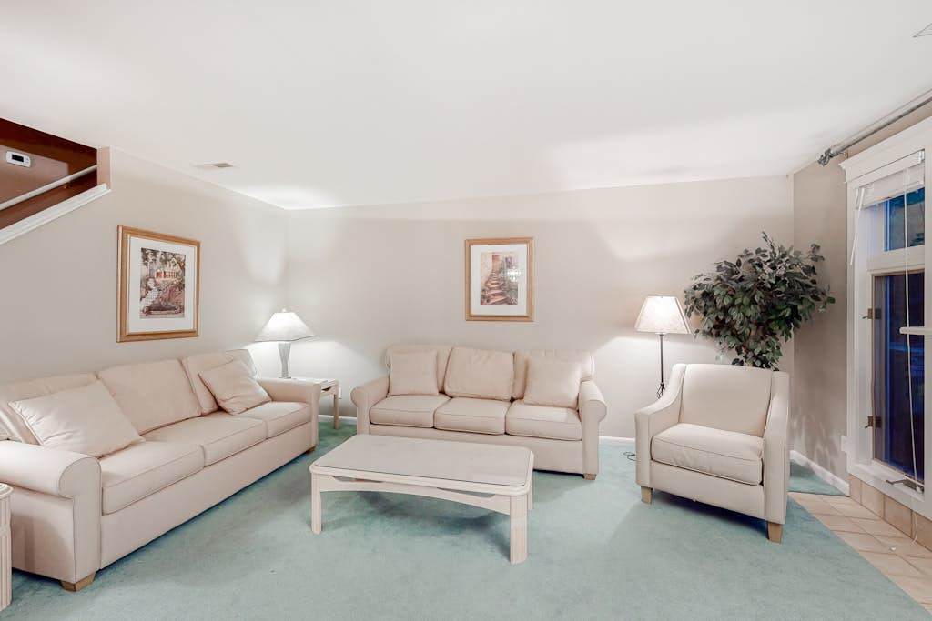 Sea Colony Tennis townhouse with gym tennis court free WiFi & balcony
