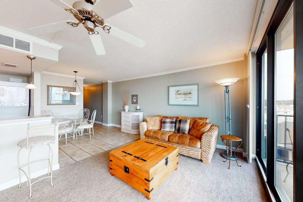 Oceanfront Sea Colony condo with pool & hot tub ocean view & free WiFi
