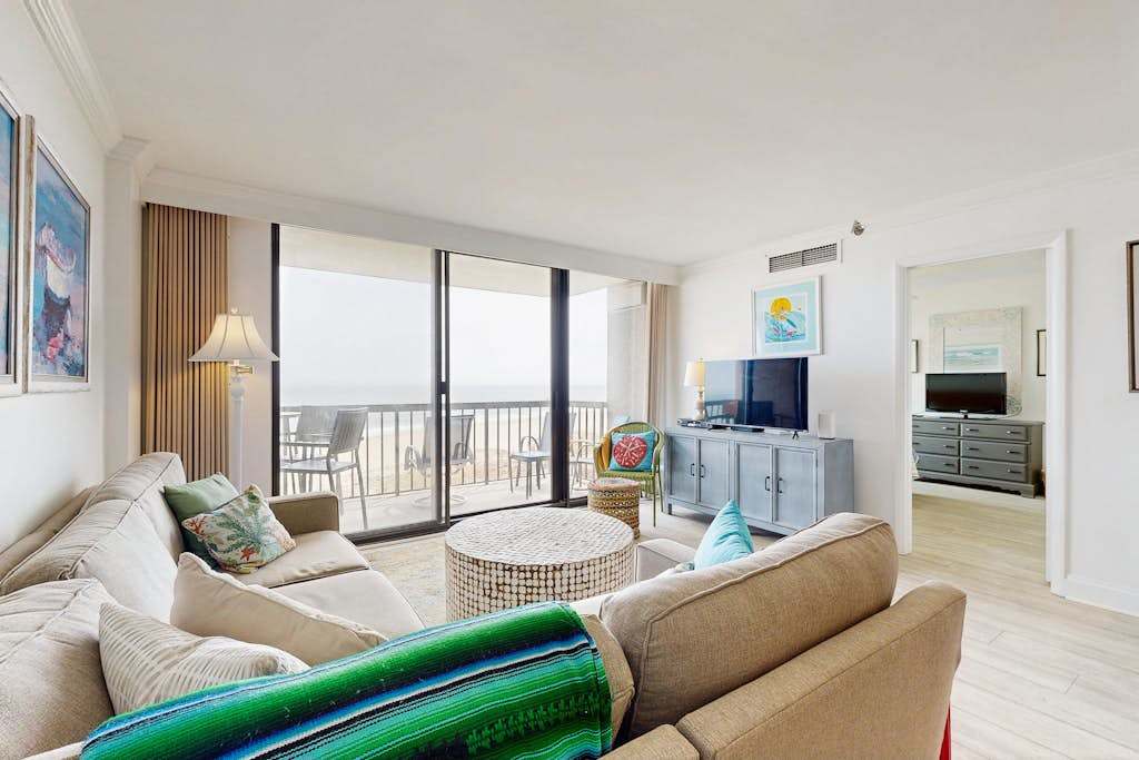 Sea Colony beachfront condo with twelve pools two hot tubs & balcony views