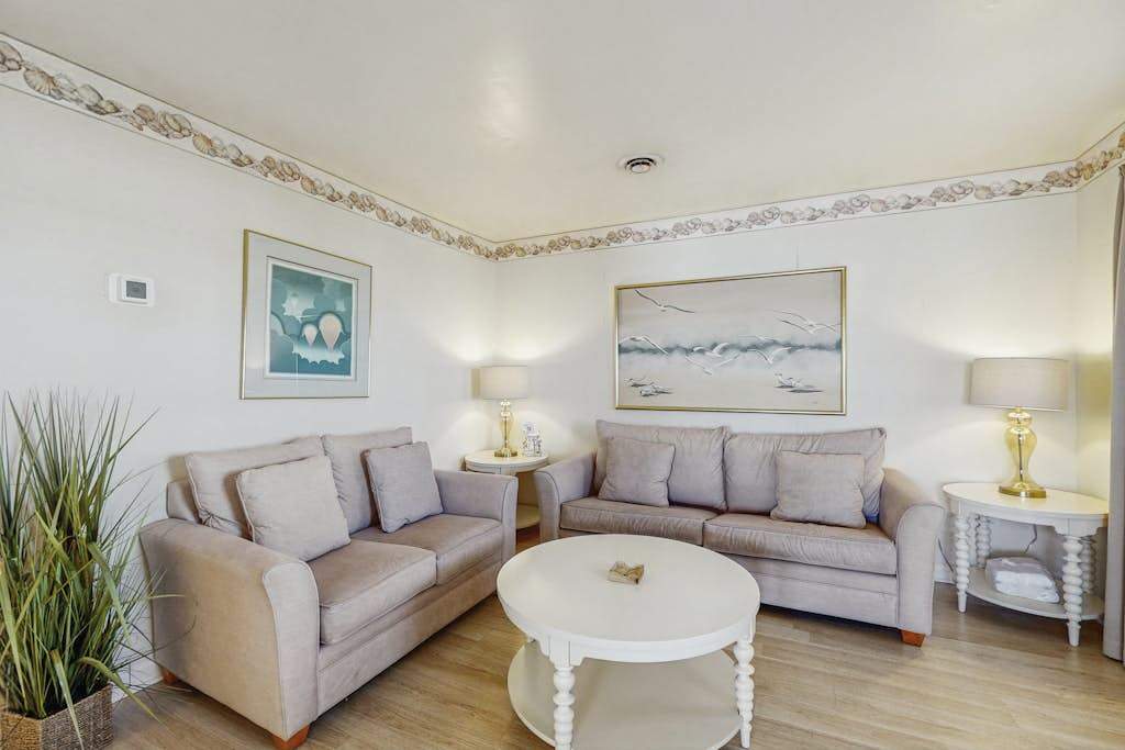 Fenwick Island Condo on 2nd Floor with Free WiFi Washer & Dryer Central AC & Cable
