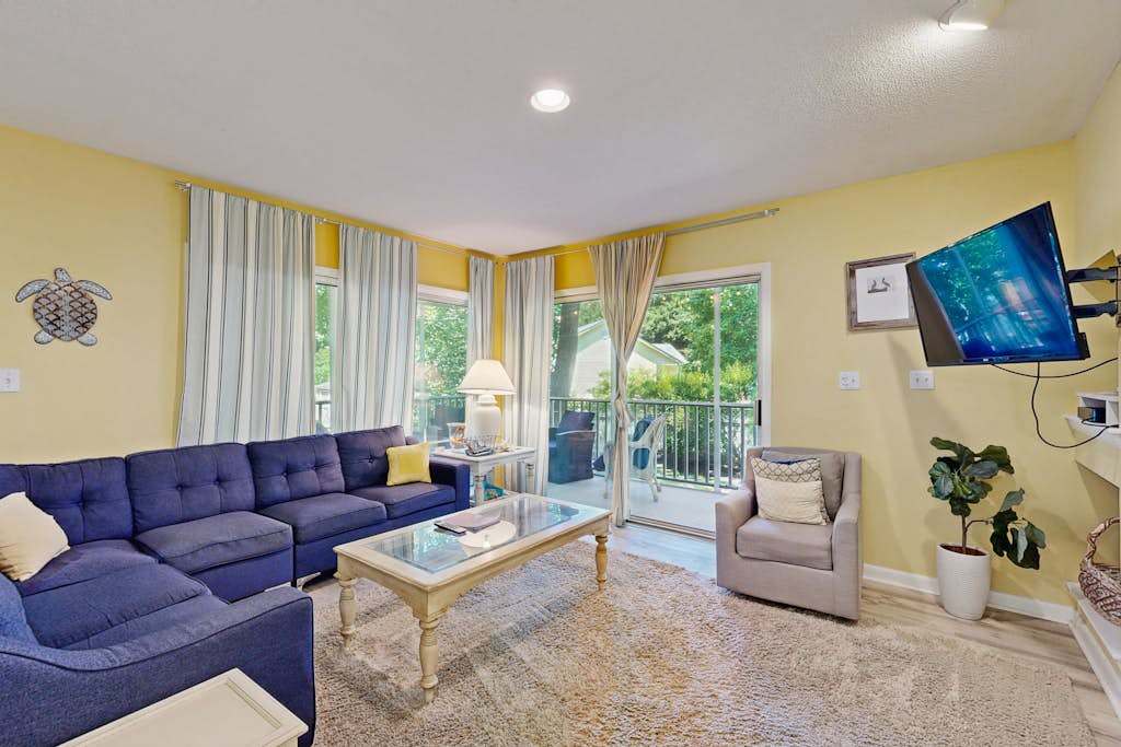 Sea Colony Escape with Shared Pool Tennis Courts & Free Shuttle to Beach