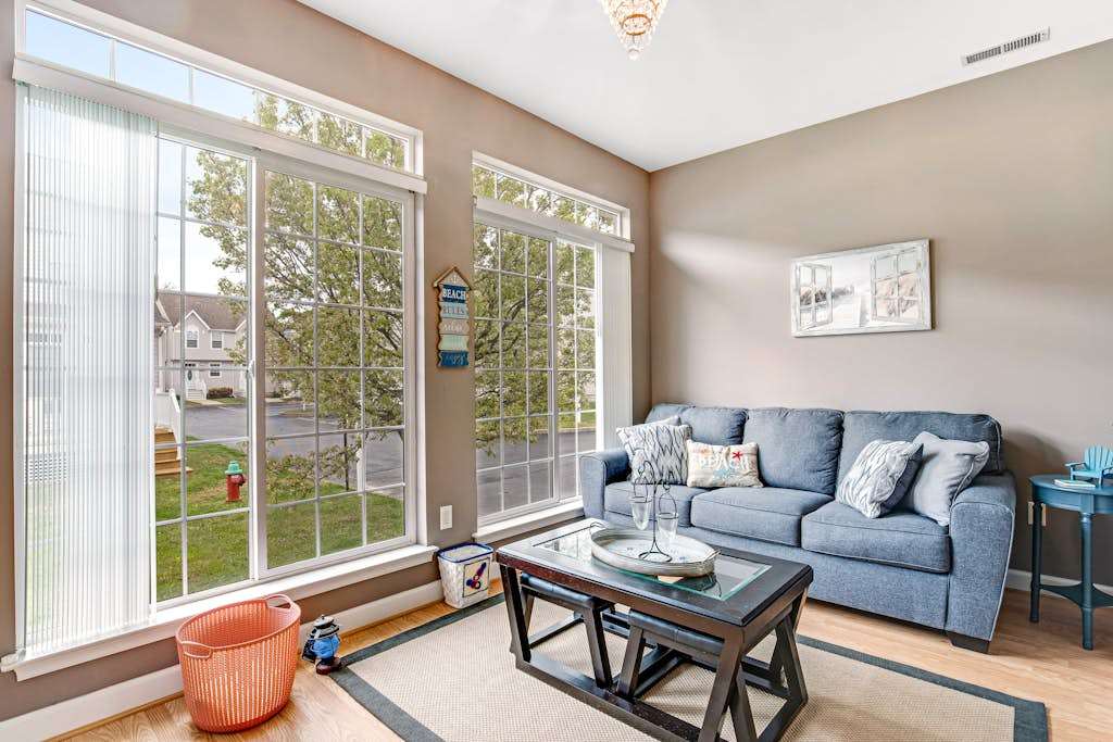 Bethany Breeze Townhouse with High Speed WiFi Shared Pool & Washer & Dryer