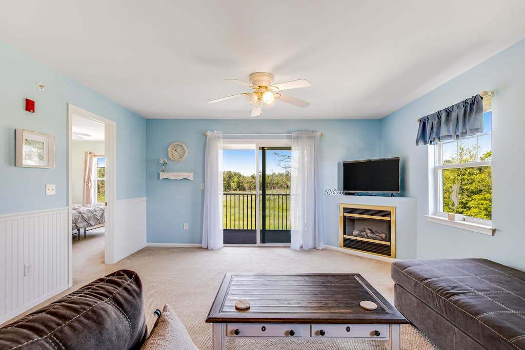 Bethany Bay Third Floor dog friendly Condo with Free WiFi Balcony & Shared Pool